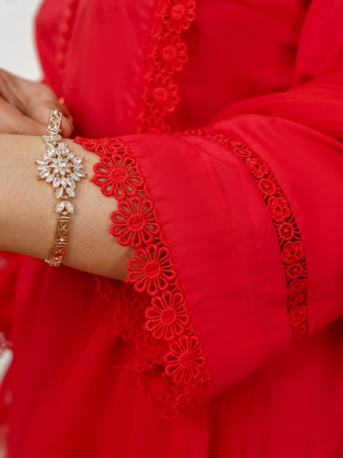 Cherry Red Elegance" 3-Piece Lawn