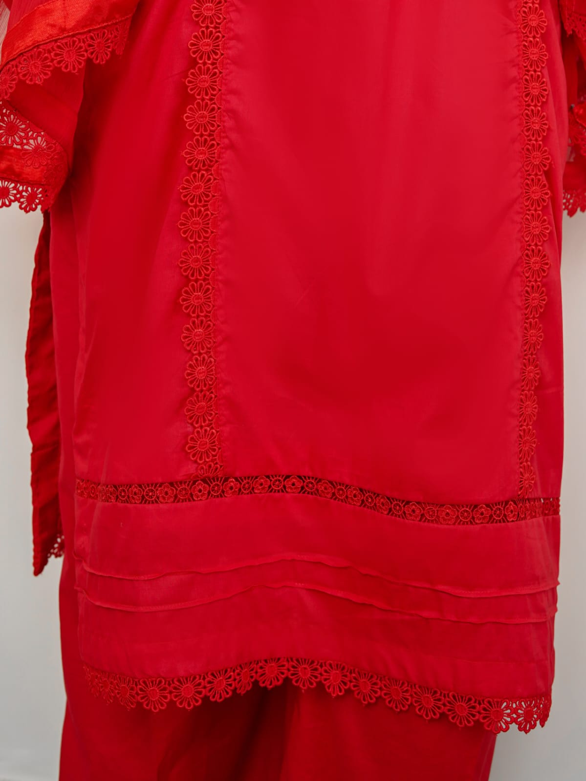 Cherry Red Elegance" 3-Piece Lawn